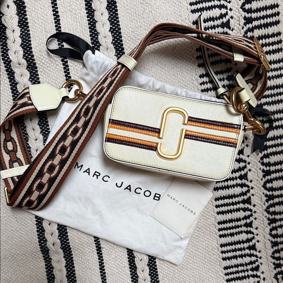 Marc Jacobs Handbags - Marc Jacobs Cream and Orange Crossbody Bag